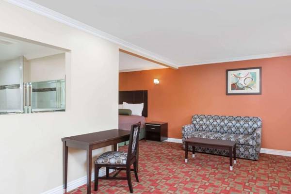 Travelodge Inn & Suites by Wyndham Bell Los Angeles Area