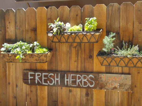 Vintage Lakeside Inn