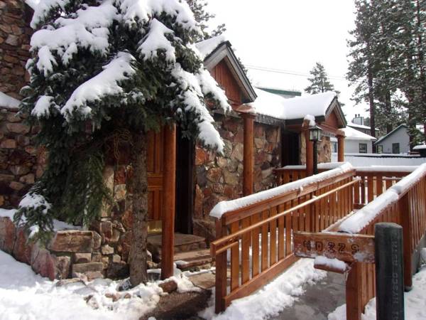 Embers Lodge & Cabins