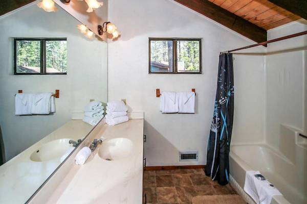 Lakeview Fishing House-121 by Big Bear Vacations