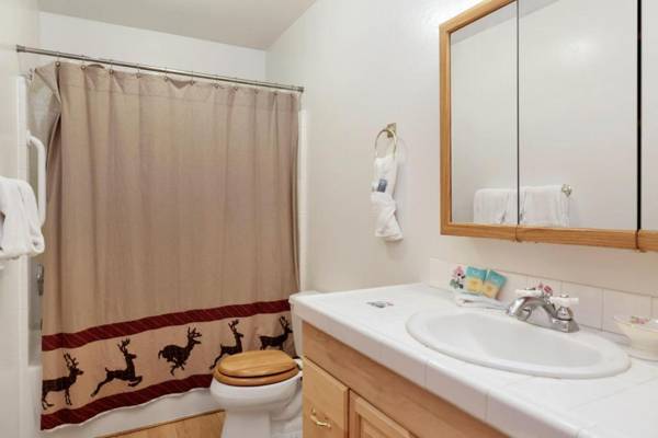 River Rock Lodge - 1953 by Big Bear Vacations