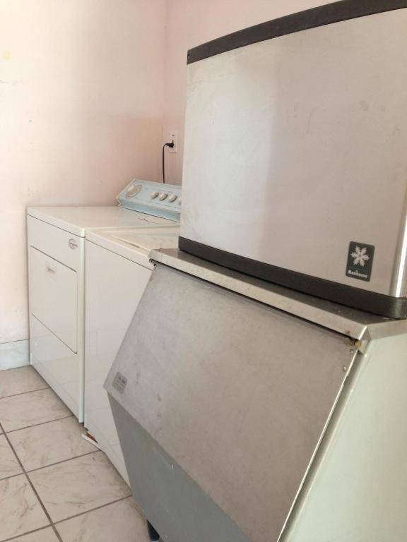 Emerald Inn & Lounge