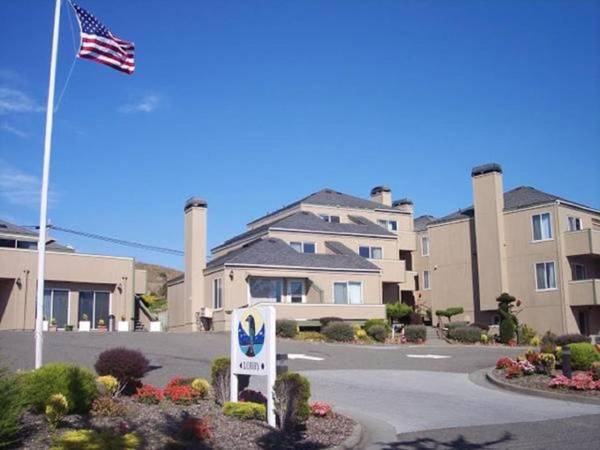 Bodega Coast Inn and Suites