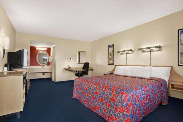 Days Inn by Wyndham Buena Park