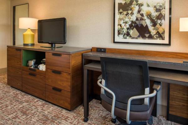 Workspace - DoubleTree by Hilton San Francisco Airport
