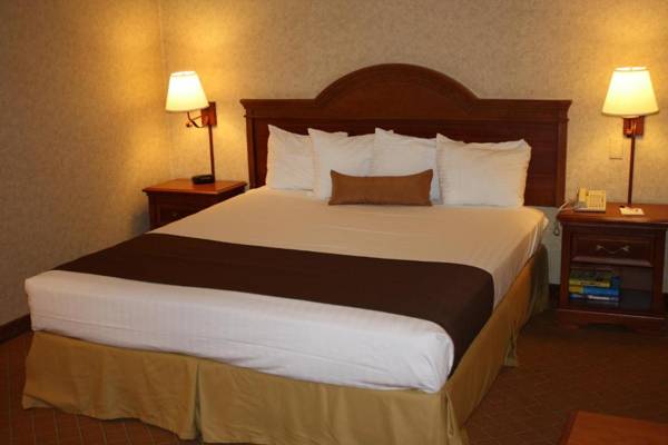 Holiday Inn Express & Suites Camarillo an IHG Hotel