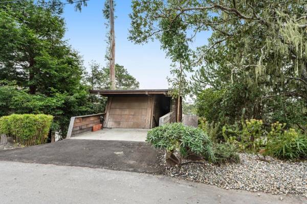 Cambria Treehouse