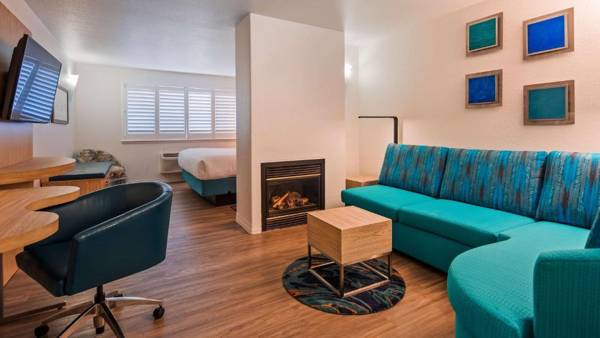 Workspace - Best Western Plus Capitola By-the-Sea Inn & Suites