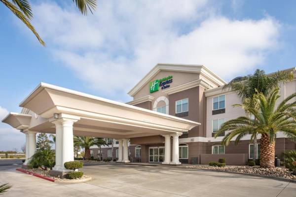 Holiday Inn Express & Suites Yosemite Park Area an IHG Hotel