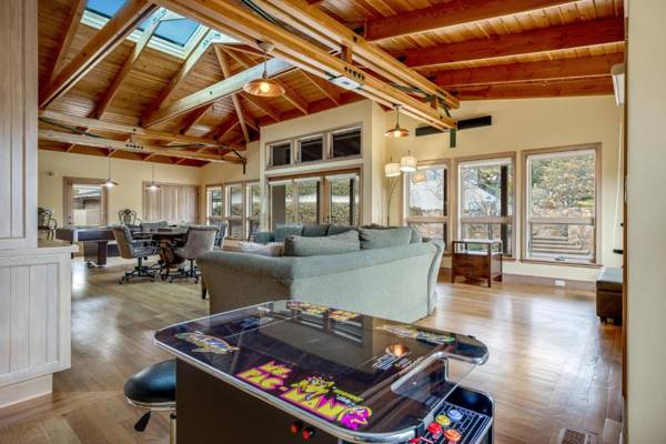 Workspace - Woodhawk Vineyards Estate