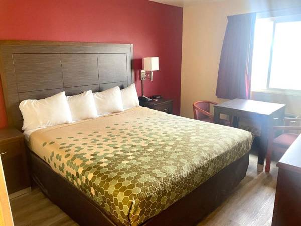 Econo Lodge Inn & Suites Corning