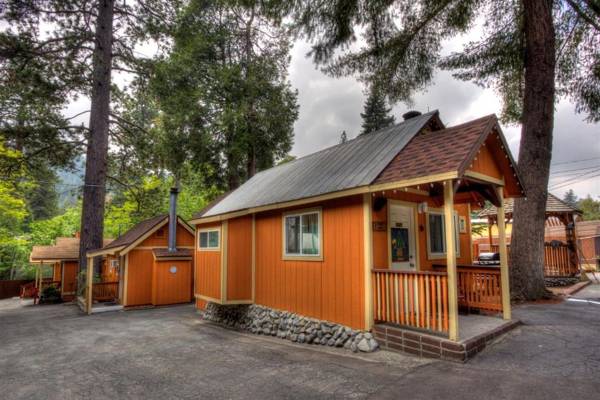 Sleepy Hollow Cabins & Hotel