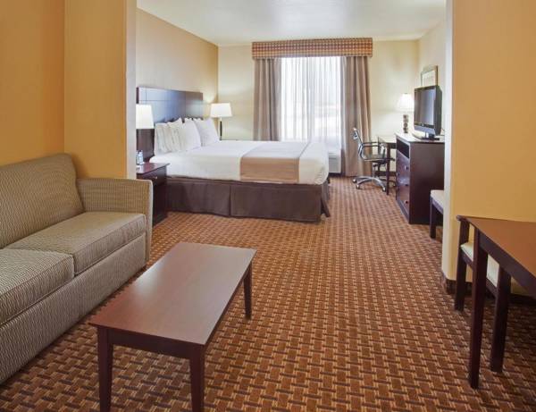 Holiday Inn Express Hotel & Suites Dinuba West an IHG Hotel