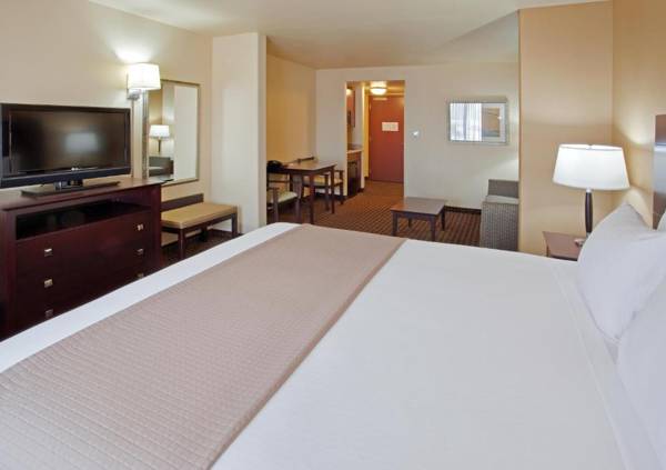 Holiday Inn Express Hotel & Suites Dinuba West an IHG Hotel