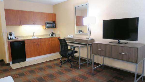 Workspace - Holiday Inn Express Hotel & Suites Elk Grove Ctrl - Sacramento S an IHG Hotel