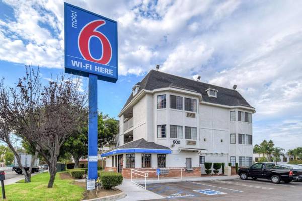 Motel 6-Escondido CA