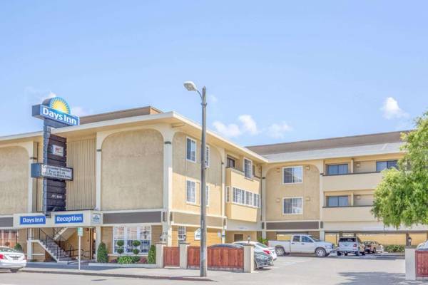 Days Inn by Wyndham Eureka CA