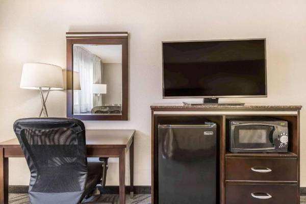 Workspace - Quality Inn Fallbrook