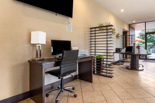 Workspace - Best Western Plus Garden Court Inn