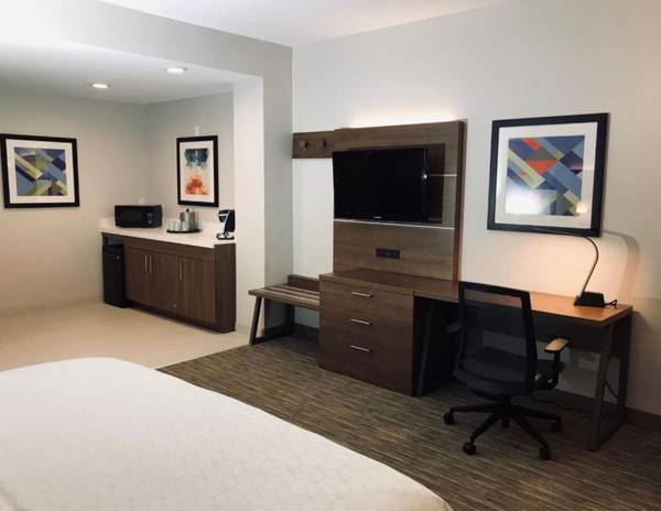 Workspace - Holiday Inn Express Fremont - Milpitas Central an IHG Hotel