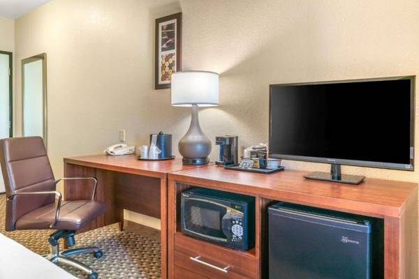 Workspace - Comfort Inn & Suites Galt – Lodi North