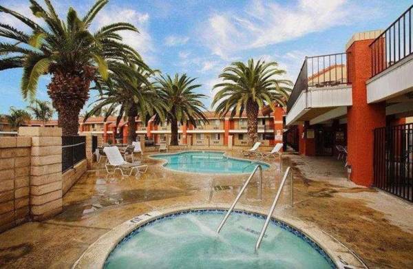 Days Inn by Wyndham Hemet