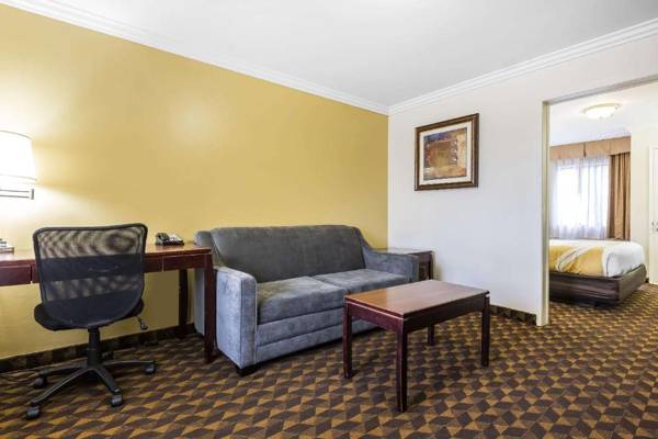 Workspace - Quality Inn & Suites Los Angeles Airport - LAX