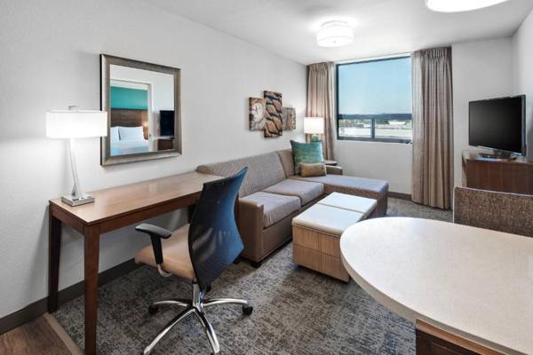 Workspace - Staybridge Suites Irvine - John Wayne Airport an IHG Hotel