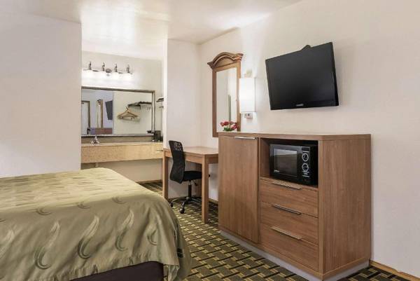 Workspace - Quality Inn Near Fort Hunter Liggett