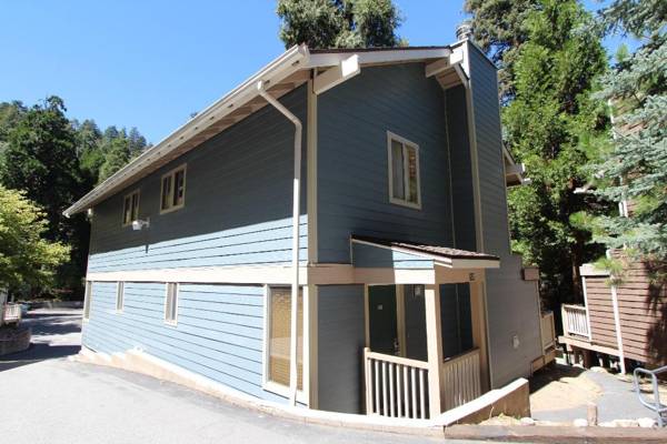 Lake Arrowhead Chalets a VRI resort