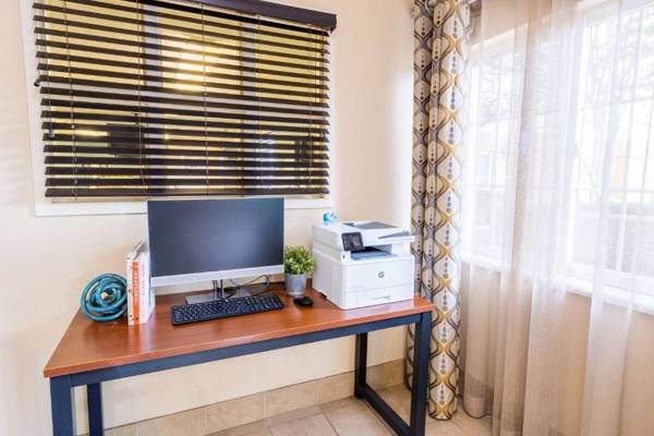 Sonesta Simply Suites Irvine East Foothill