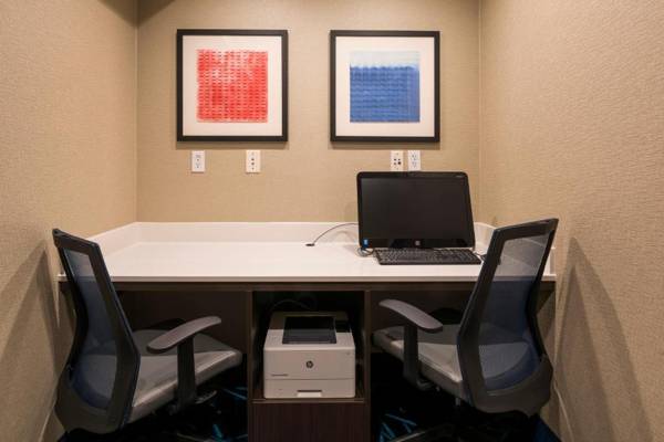 Workspace - Holiday Inn Express Hotel & Suites Livermore an IHG Hotel