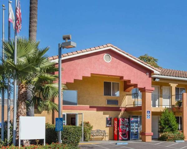 Econo Lodge Inn & Suites Lodi - Wine Country Area