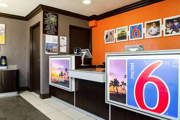 Motel 6-Modesto CA - Downtown