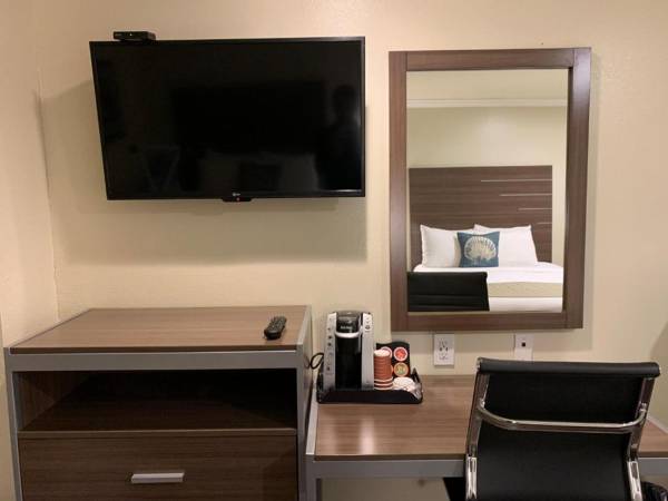 Workspace - El Castell Motel