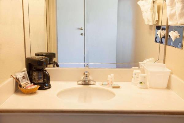 Travelodge by Wyndham Monterey Bay