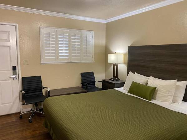 Workspace - Holland Inn & Suites