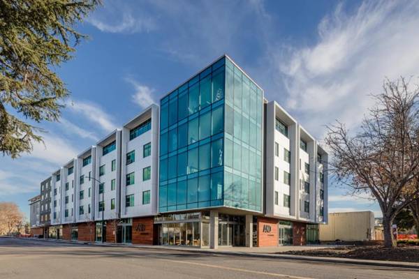 Shashi Hotel Mountain View an Urban Resort