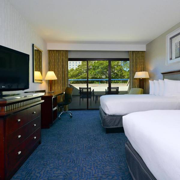 DoubleTree by Hilton Newark-Fremont