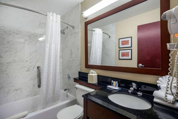 Comfort Inn & Suites Newark Fremont - Silicon Valley