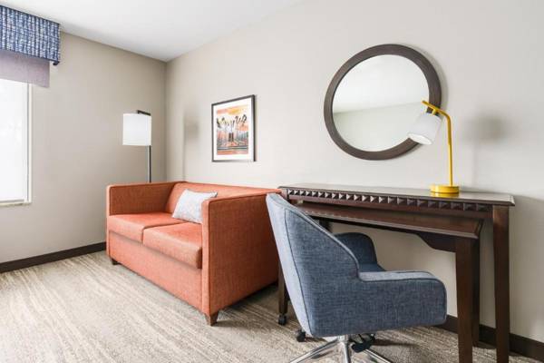 Workspace - Hampton Inn & Suites Thousand Oaks