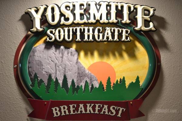 Yosemite Southgate Hotel & Suites