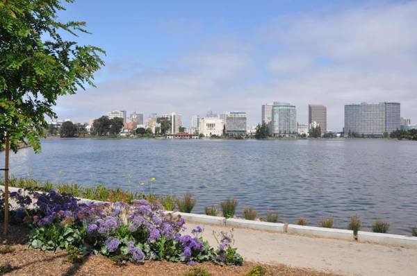 Americas Best Value Inn - Downtown Oakland/Lake Merritt