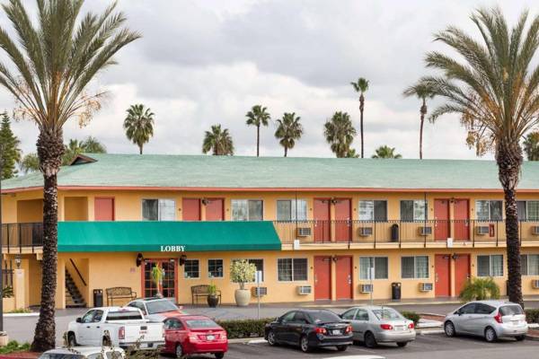 Travelodge by Wyndham Oceanside