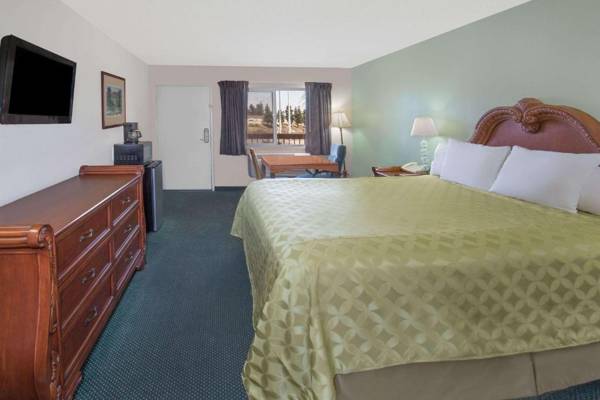 Days Inn by Wyndham Ontario Airport