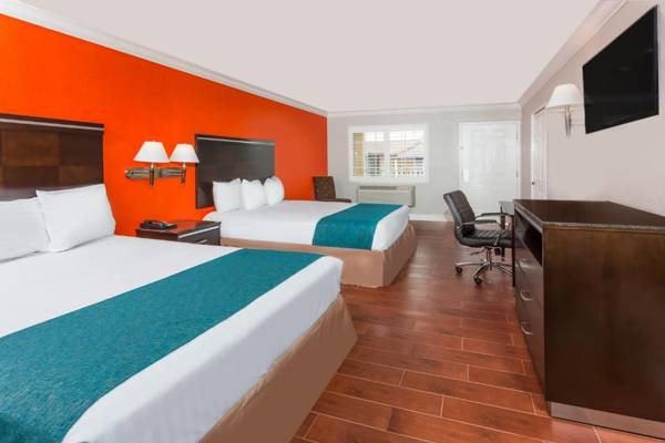 Casa Blanca Hotel & Suites Orange