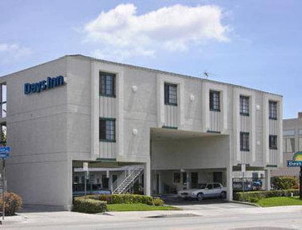 Days Inn by Wyndham Orange Anaheim