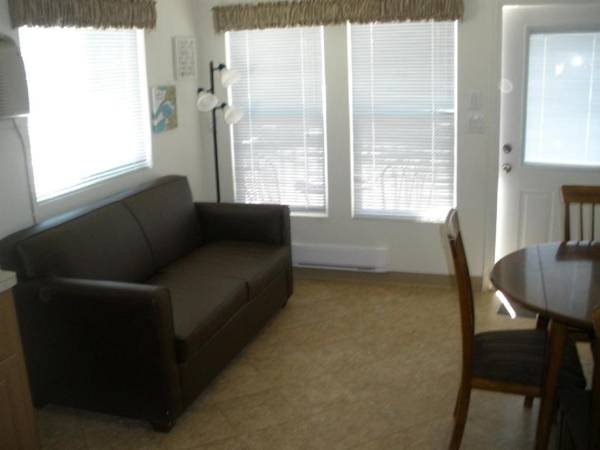 Palm Springs Camping Resort Cottage 2