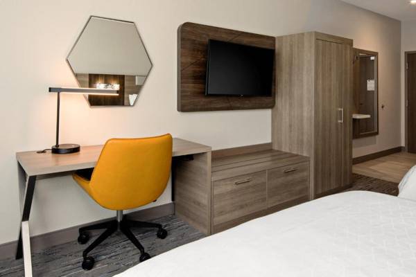 Workspace - Holiday Inn Express & Suites - Palm Desert - Millennium an IHG Hotel