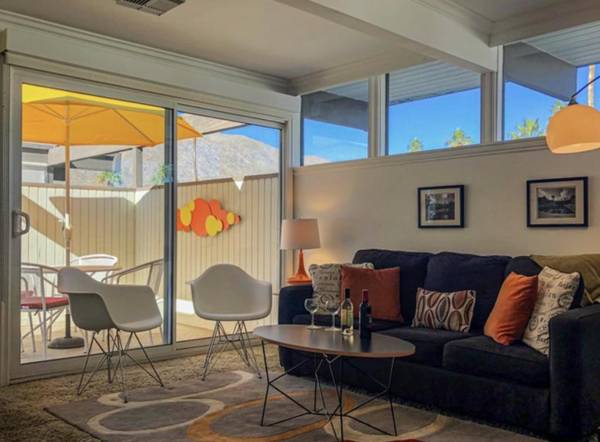 Mid-Century Pad - Ocotillo Lodge